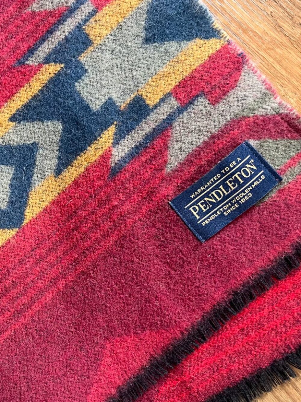 Pendleton 100% Virgin Wool Southwestern Aztec Scarf USA Red Tribal Fringe